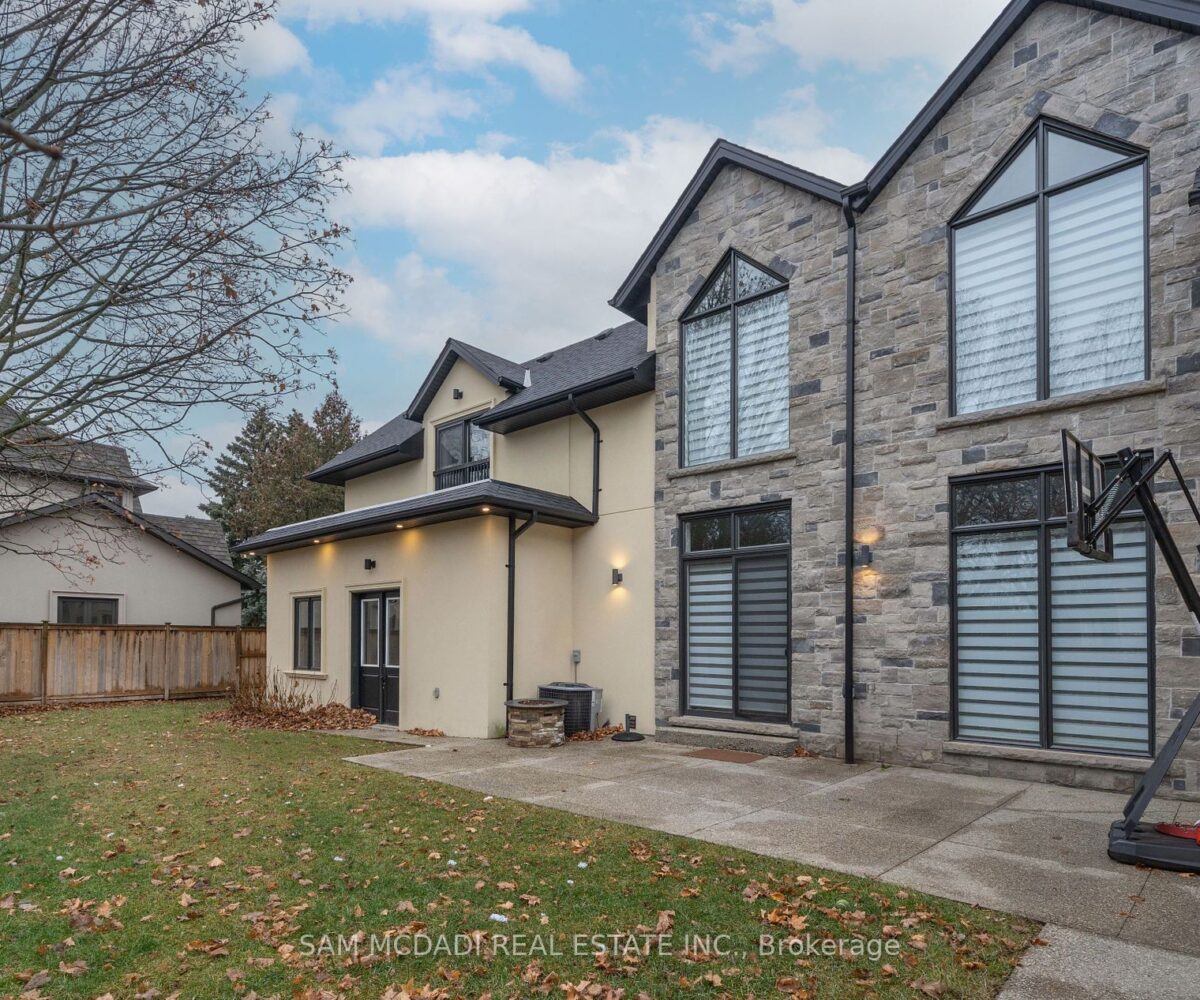 168 Nelson St - Featured Listing in Oakville by Sam McDadi - 39