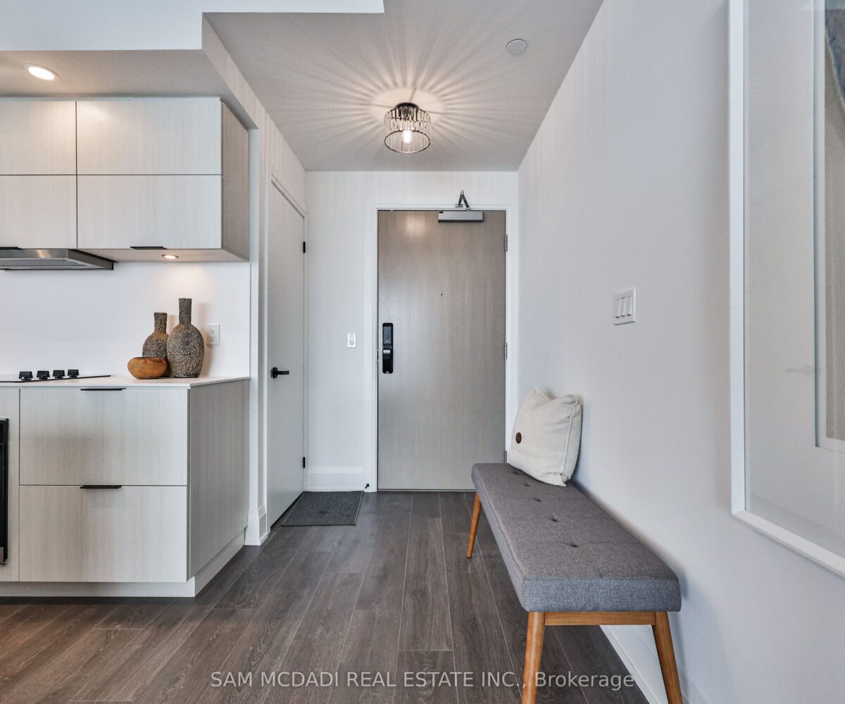 2204 – 370 Martha Street – Featured Listing in Burlington by Sam McDadi – 12