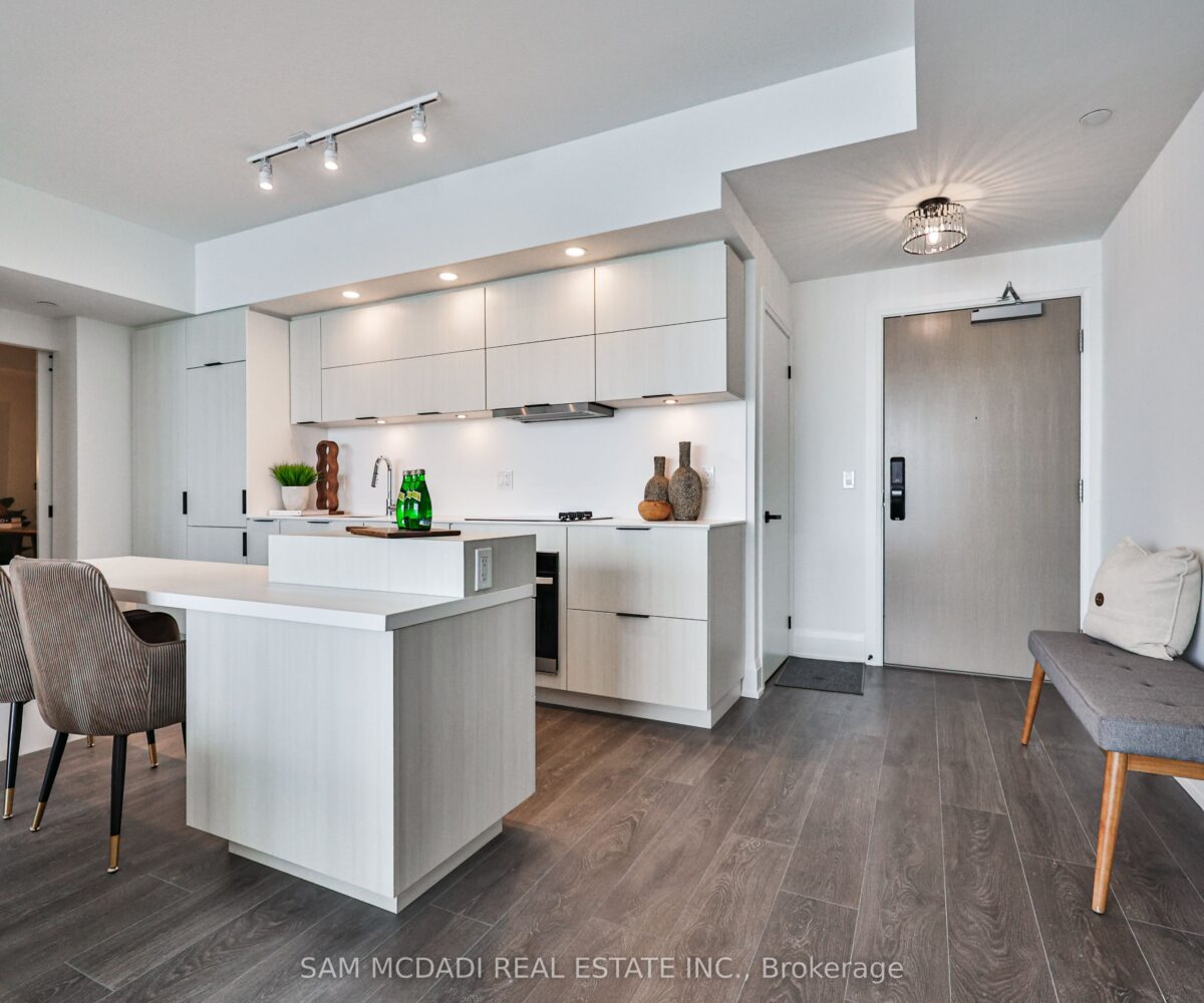 2204 – 370 Martha Street – Featured Listing in Burlington by Sam McDadi – 13