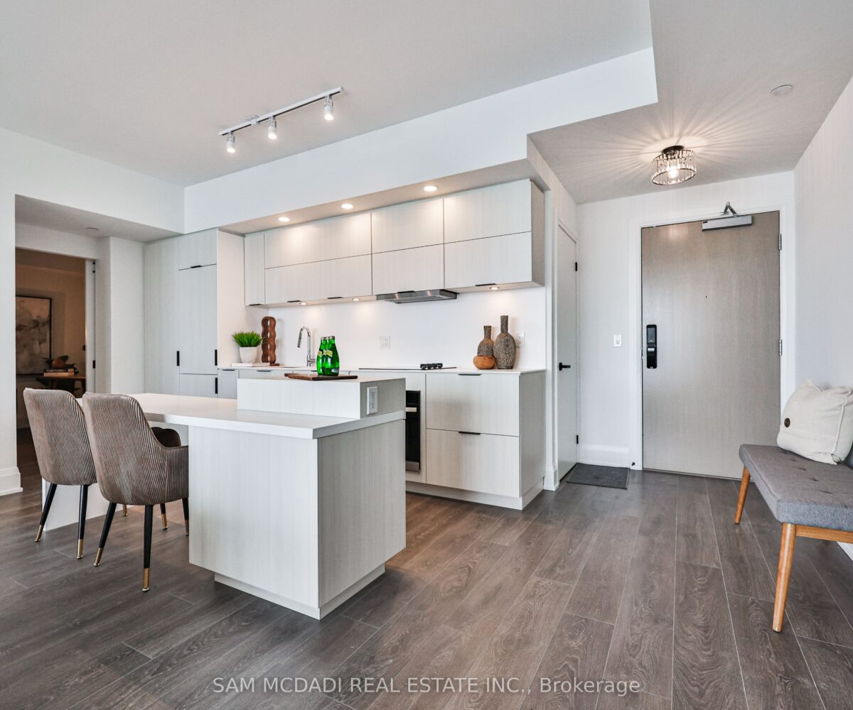 2204 – 370 Martha Street – Featured Listing in Burlington by Sam McDadi – 14
