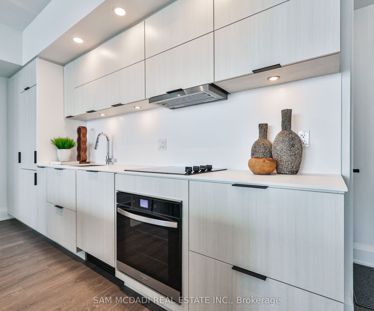 2204 – 370 Martha Street – Featured Listing in Burlington by Sam McDadi – 20