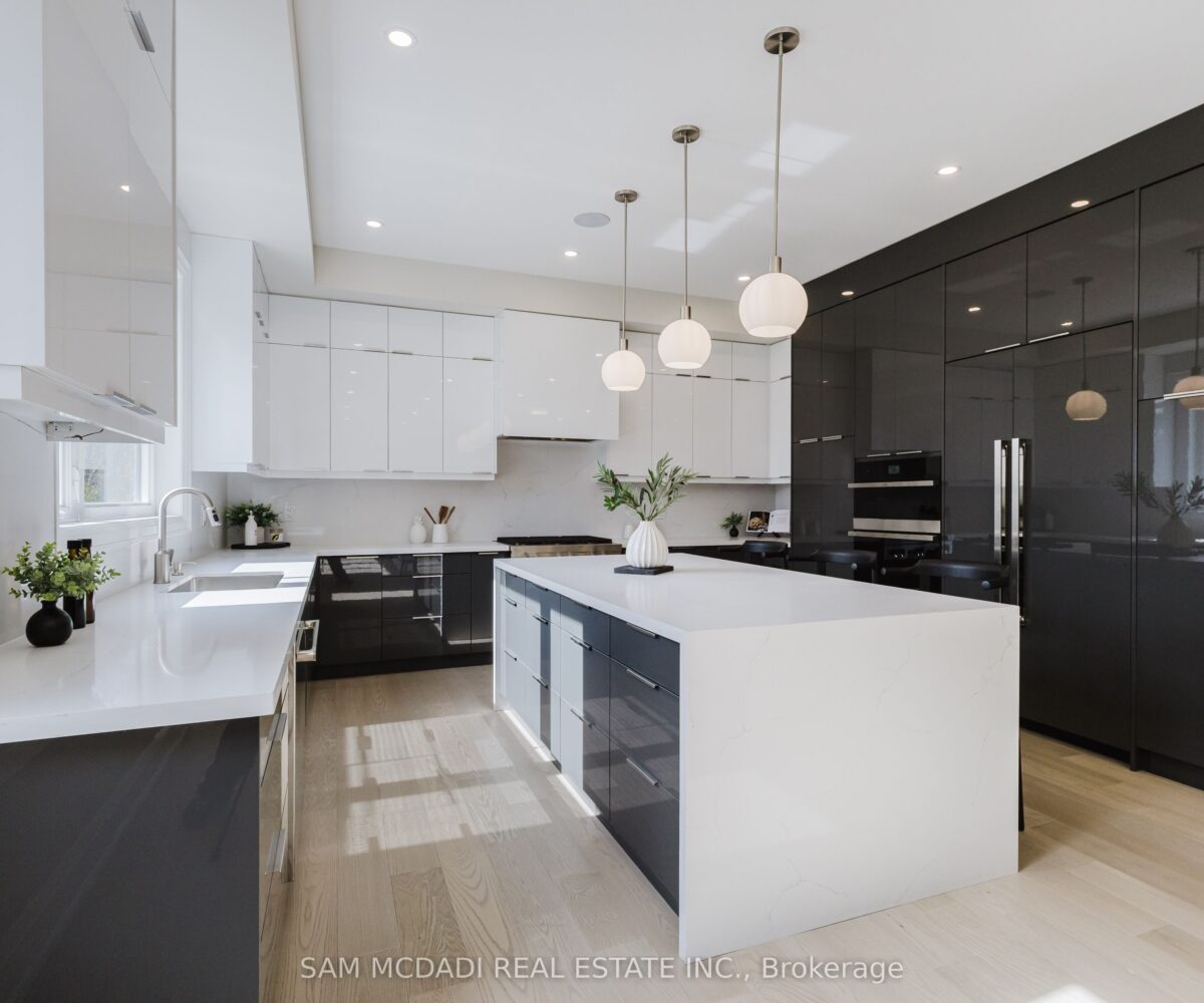 2346 Rebecca Street – Featured Listing in Oakville by Sam McDadi – 12