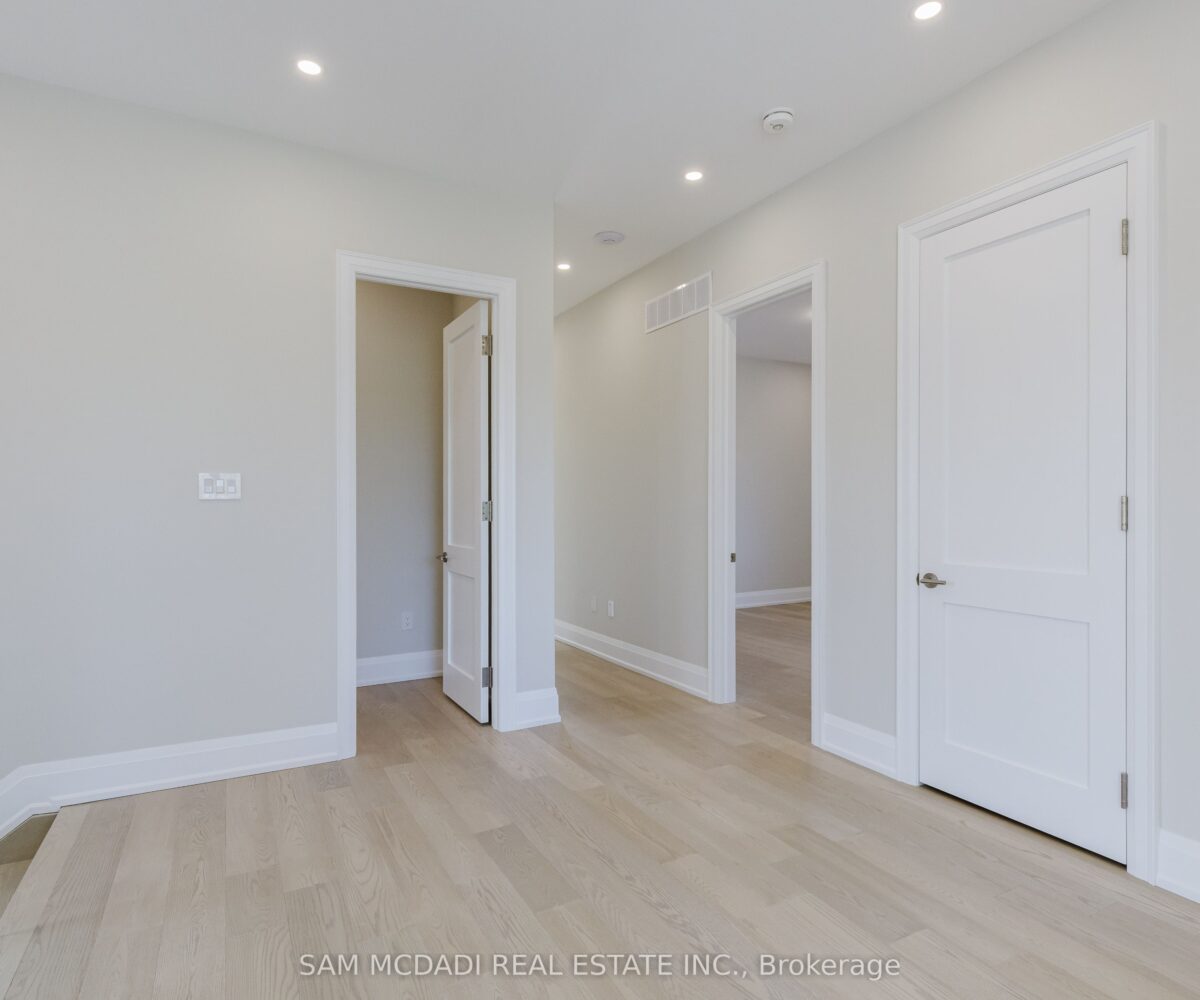 2346 Rebecca Street – Featured Listing in Oakville by Sam McDadi – 21