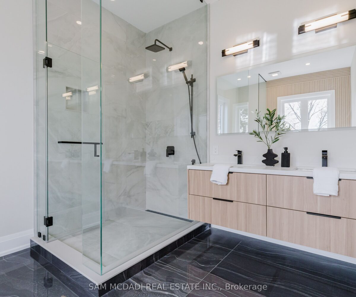 2346 Rebecca Street – Featured Listing in Oakville by Sam McDadi – 25