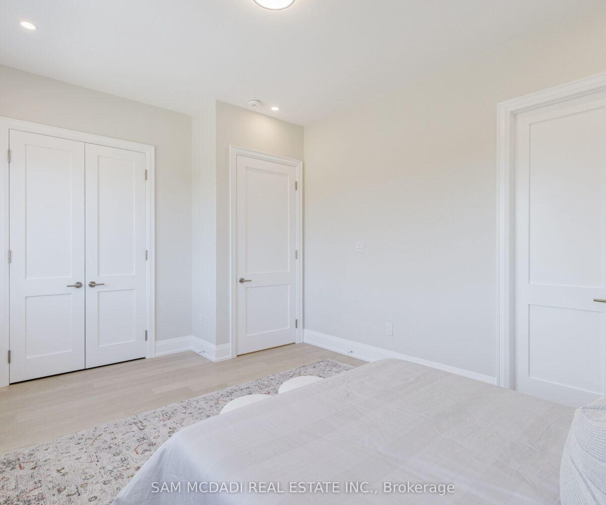2346 Rebecca Street – Featured Listing in Oakville by Sam McDadi – 30