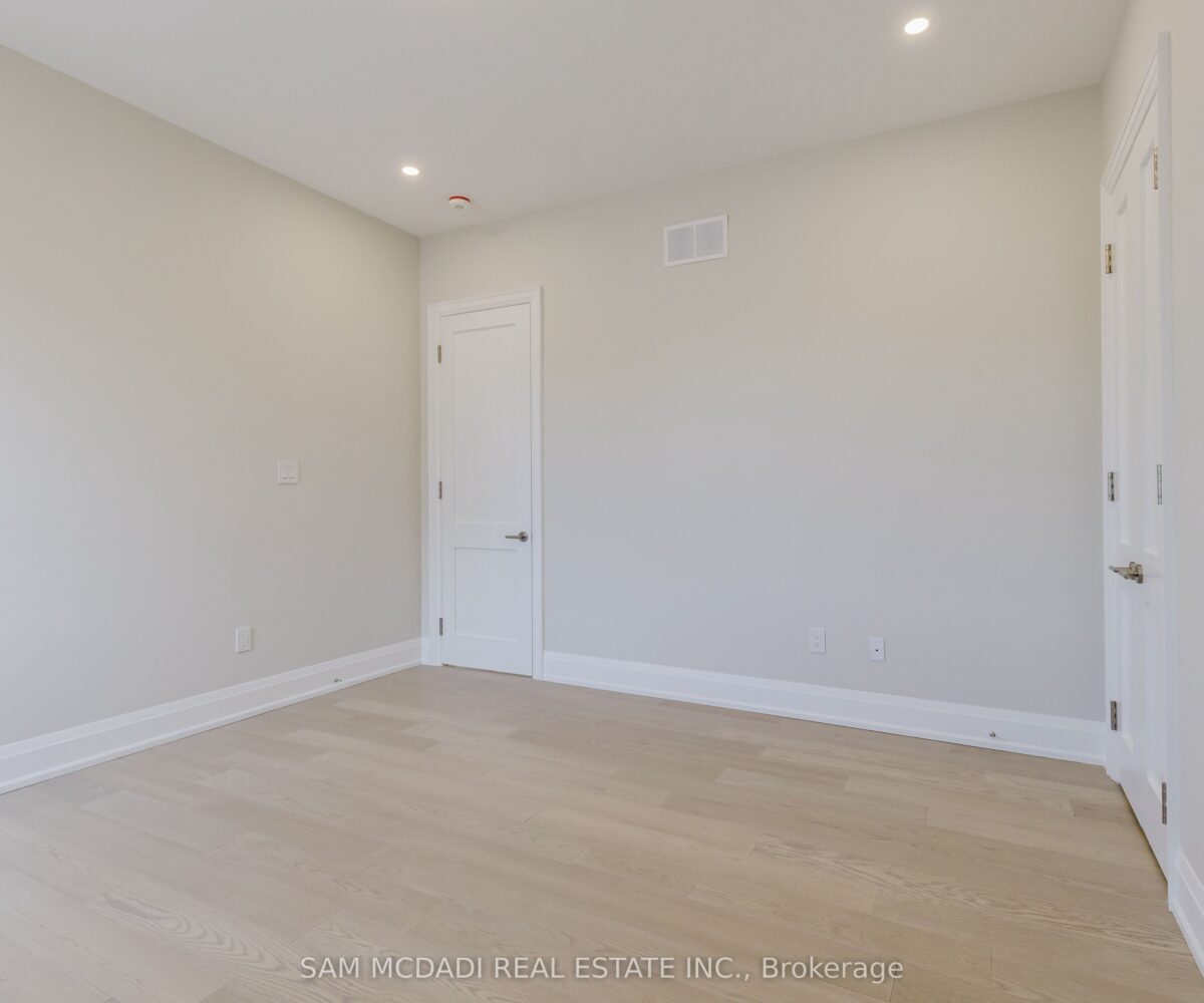 2346 Rebecca Street – Featured Listing in Oakville by Sam McDadi – 34
