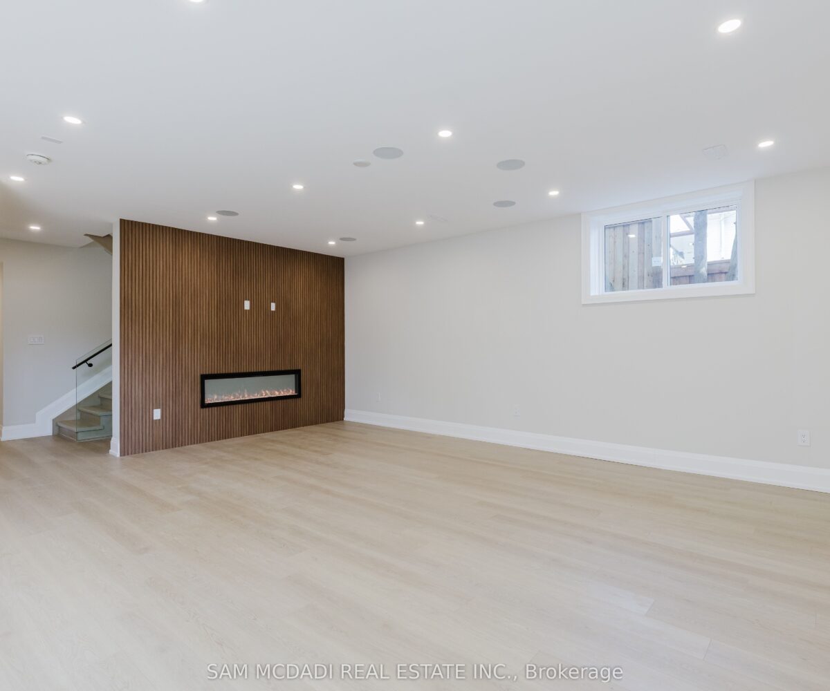 2346 Rebecca Street – Featured Listing in Oakville by Sam McDadi – 41
