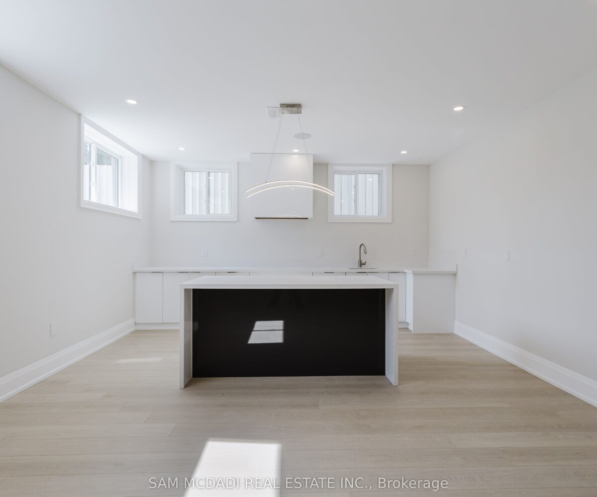 2346 Rebecca Street – Featured Listing in Oakville by Sam McDadi – 43