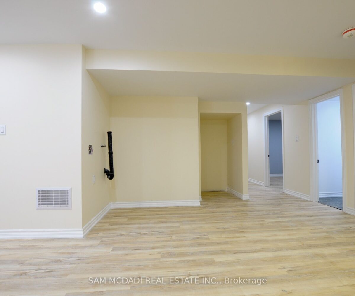 412 Olde Village Lane – Featured Listing in Shelburne by Sam McDadi – 25