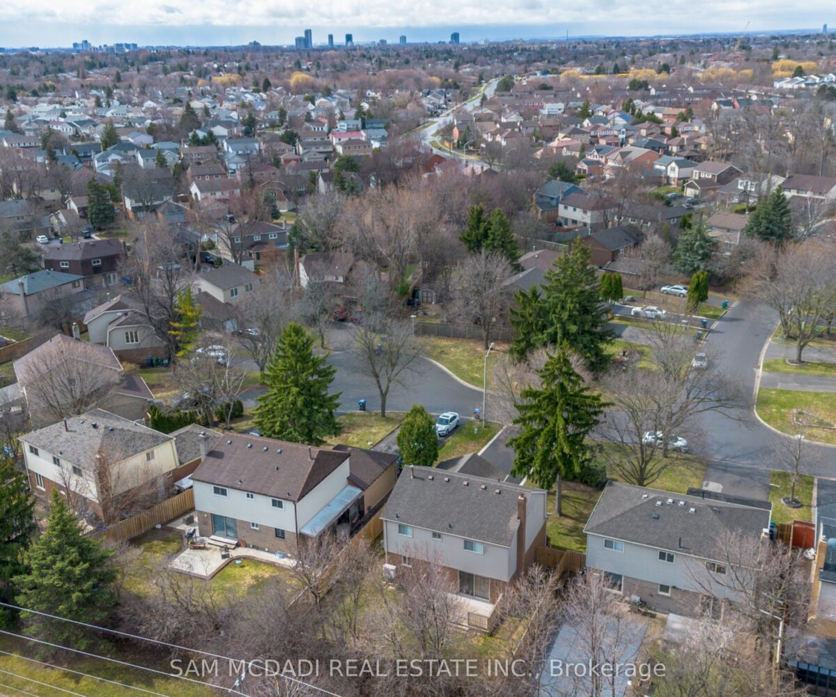 44 Madrid Crescent – Featured Listing in Brampton by Sam McDadi – 39