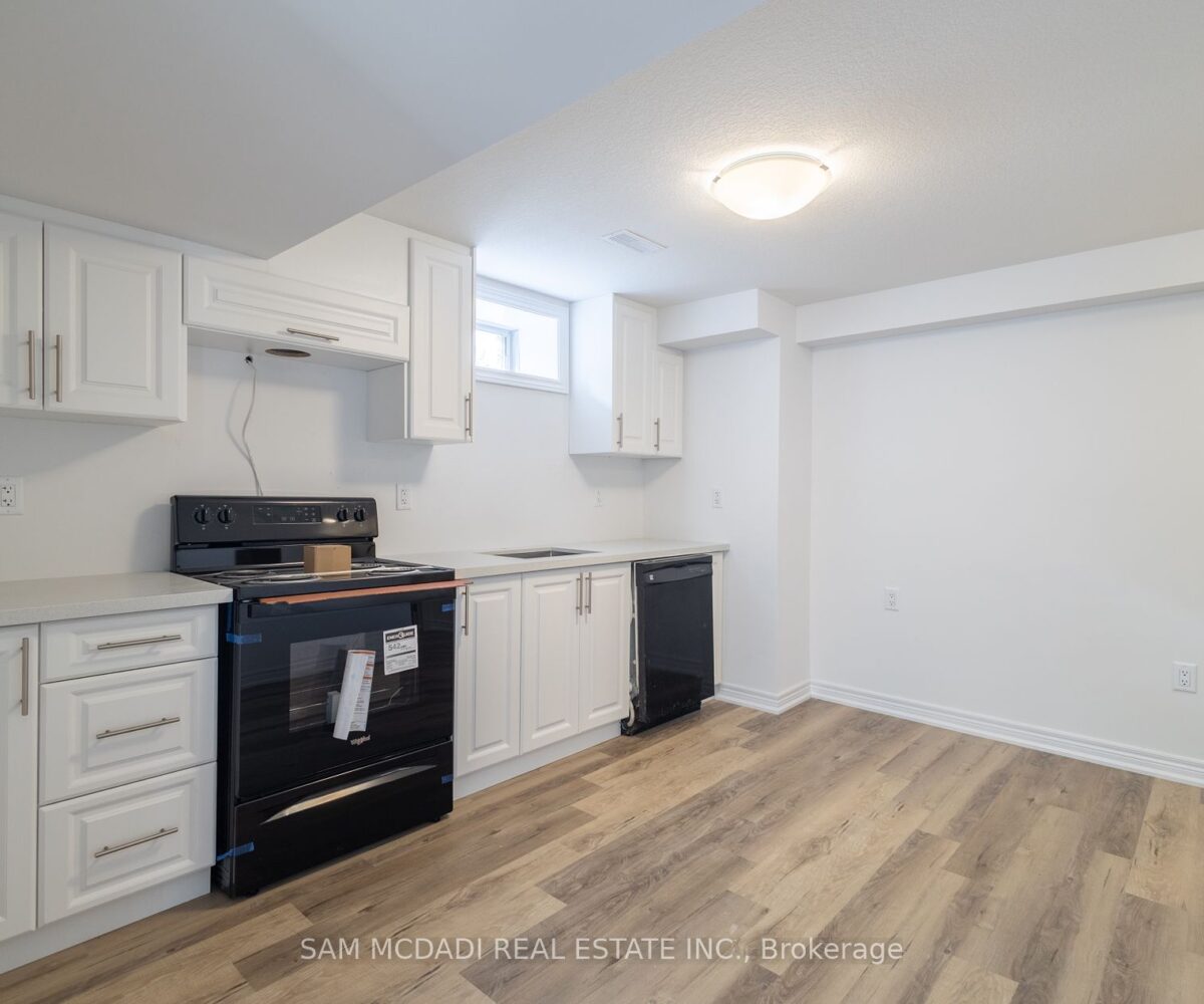 50 Halo St – Featured Listing in Hamilton by Sam McDadi – 33