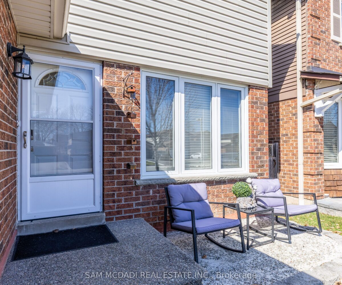 522 Roseheath Drive – Featured Listing in Milton by Sam McDadi – 02