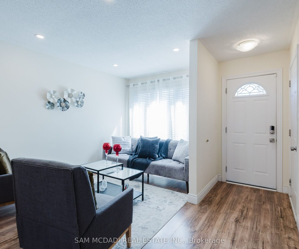 522 Roseheath Drive – Featured Listing in Milton by Sam McDadi – 03