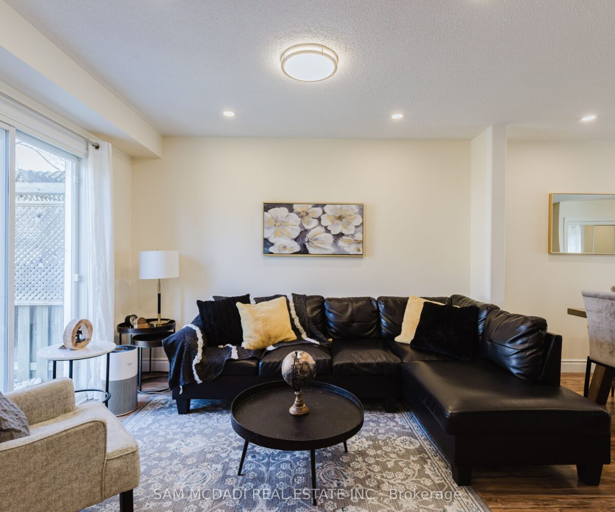 522 Roseheath Drive – Featured Listing in Milton by Sam McDadi – 09