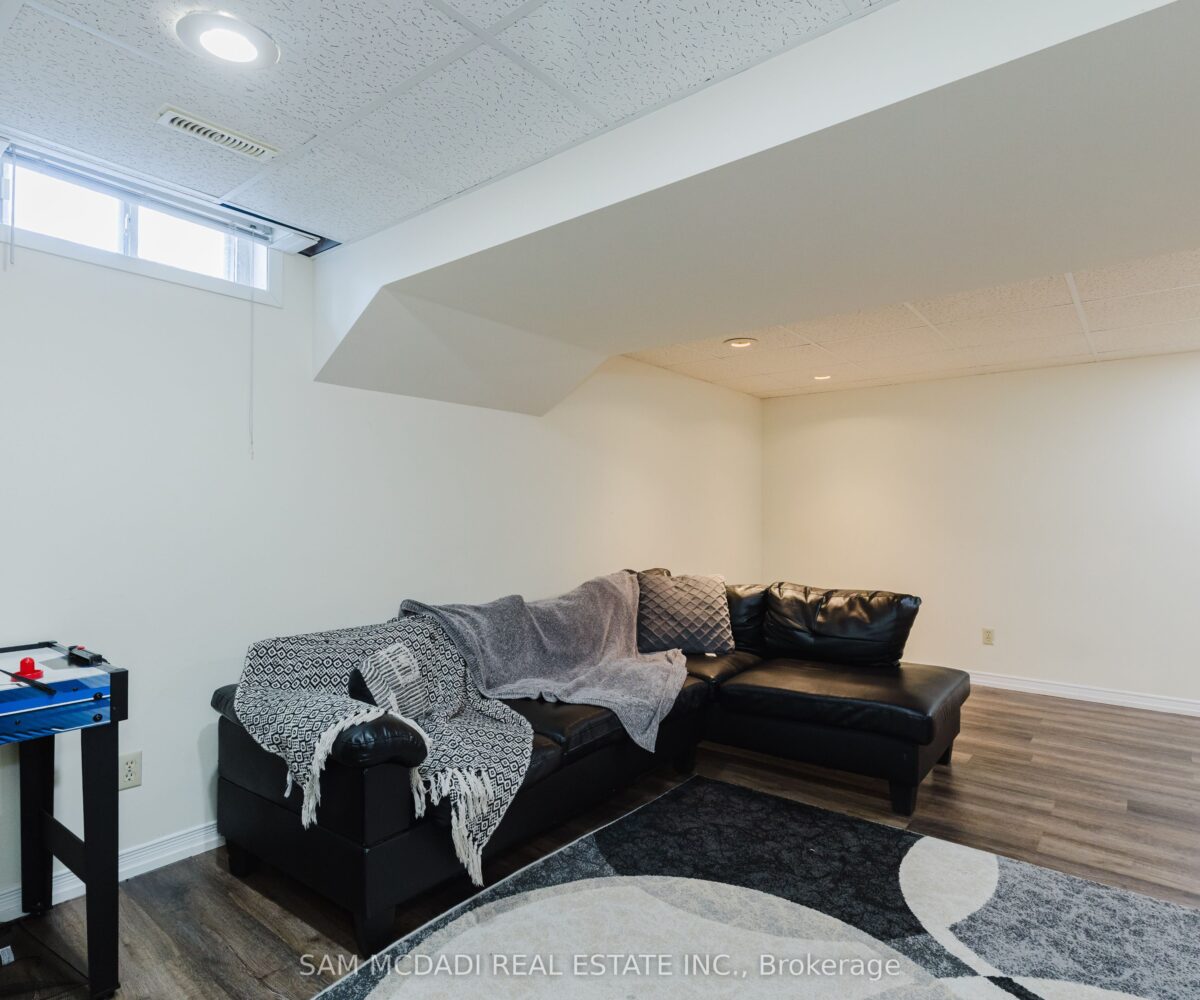 522 Roseheath Drive – Featured Listing in Milton by Sam McDadi – 25