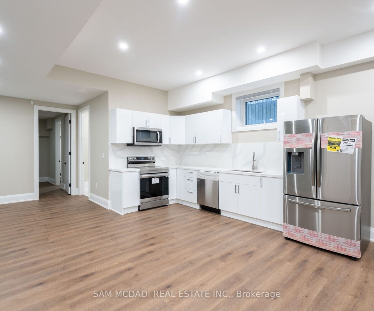 6 Campview Rd – Featured Listing in Hamilton by Sam McDadi – 028